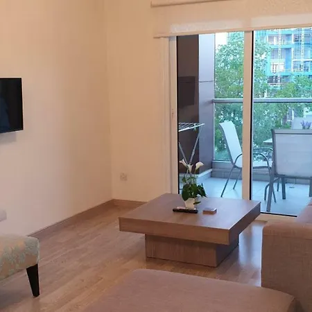 公寓 Takelena 利马索尔